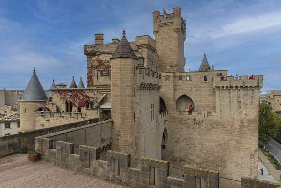 Comunidad Foral de Navarra 053 - Olite - palacio Real de Olite.jpg